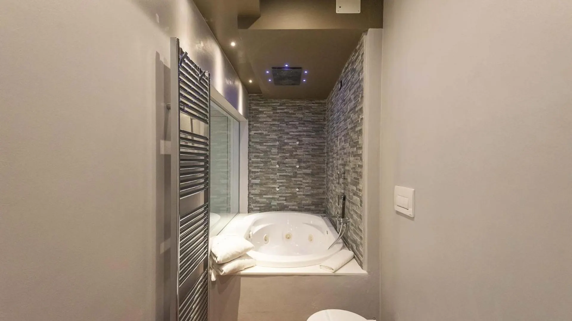 Le Nicchie Luxury Rooms Lecce Bed & Breakfast